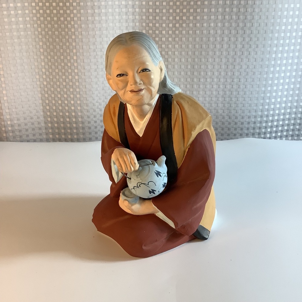 Hakata Mimasu Doll Japanese Woman Pouring Tea From Tea Pot Clay Figurine Vintage